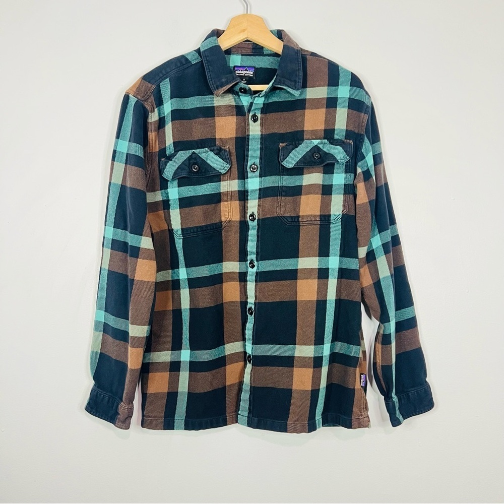 Patagonia Men'sPlaid Shirt Jacket in Brown and Green
